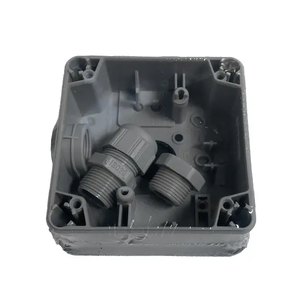 Surface-mounted single outdoor socket