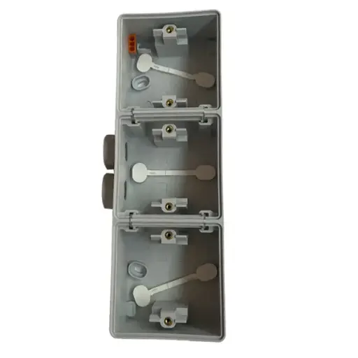 [A02456] Boîtier en saillie triple horizontal